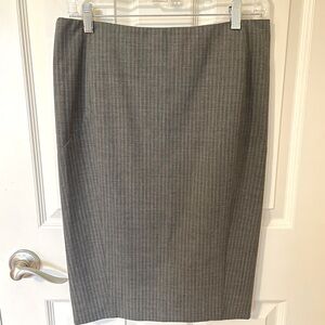 Club Monaco, grey pinstripe pencil skirt, SZ 6